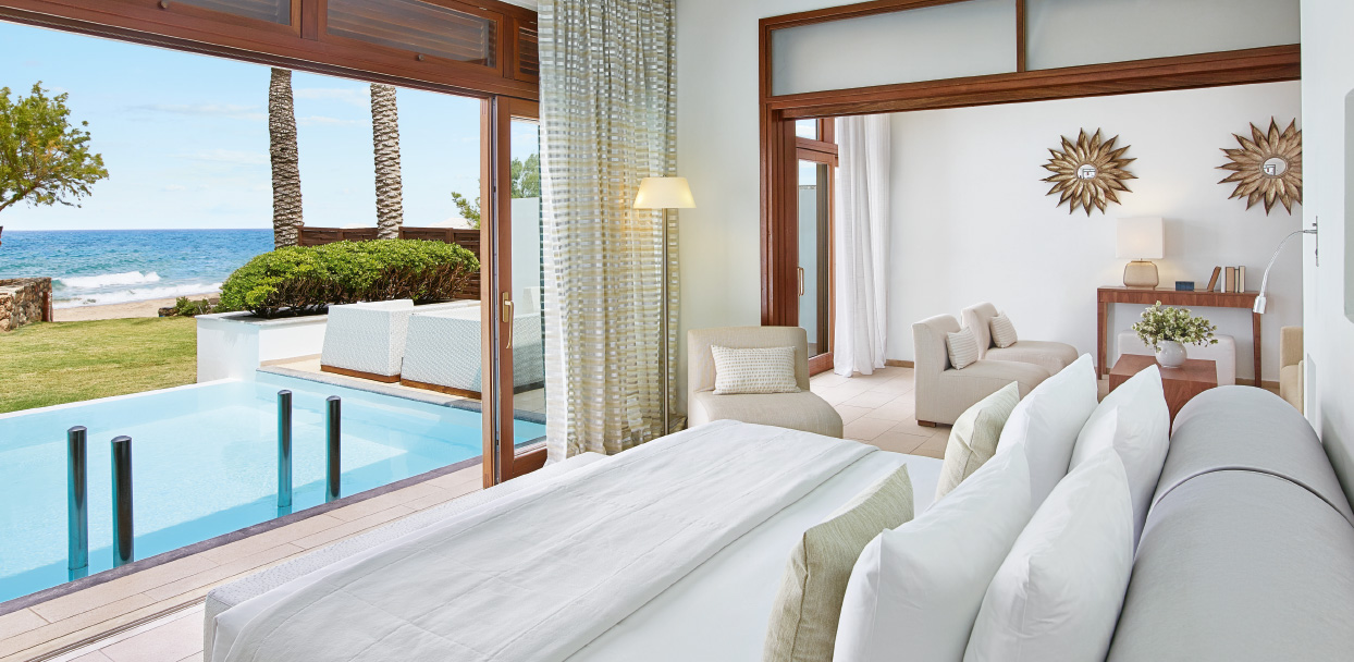 4-the-grand-royal-residence-master-bedroom-private-pool-crete
